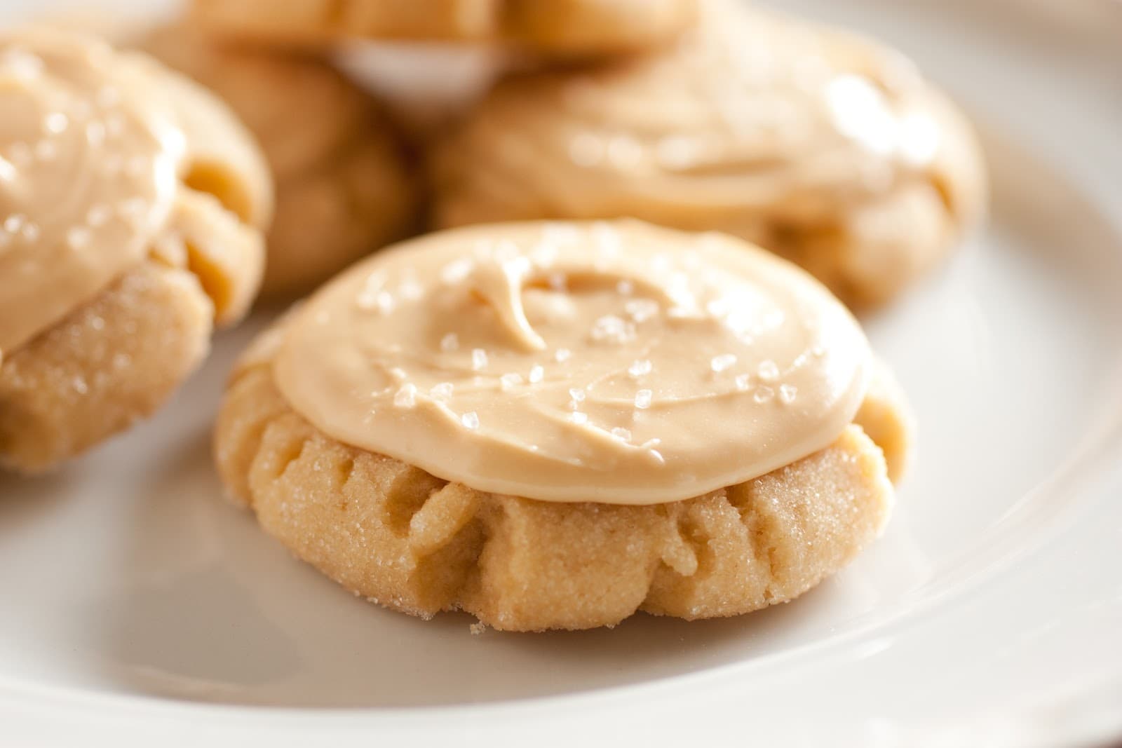 Indulge in Sweet & Salty: Browned Butter Crinkle Cookies with Caramel Frosting